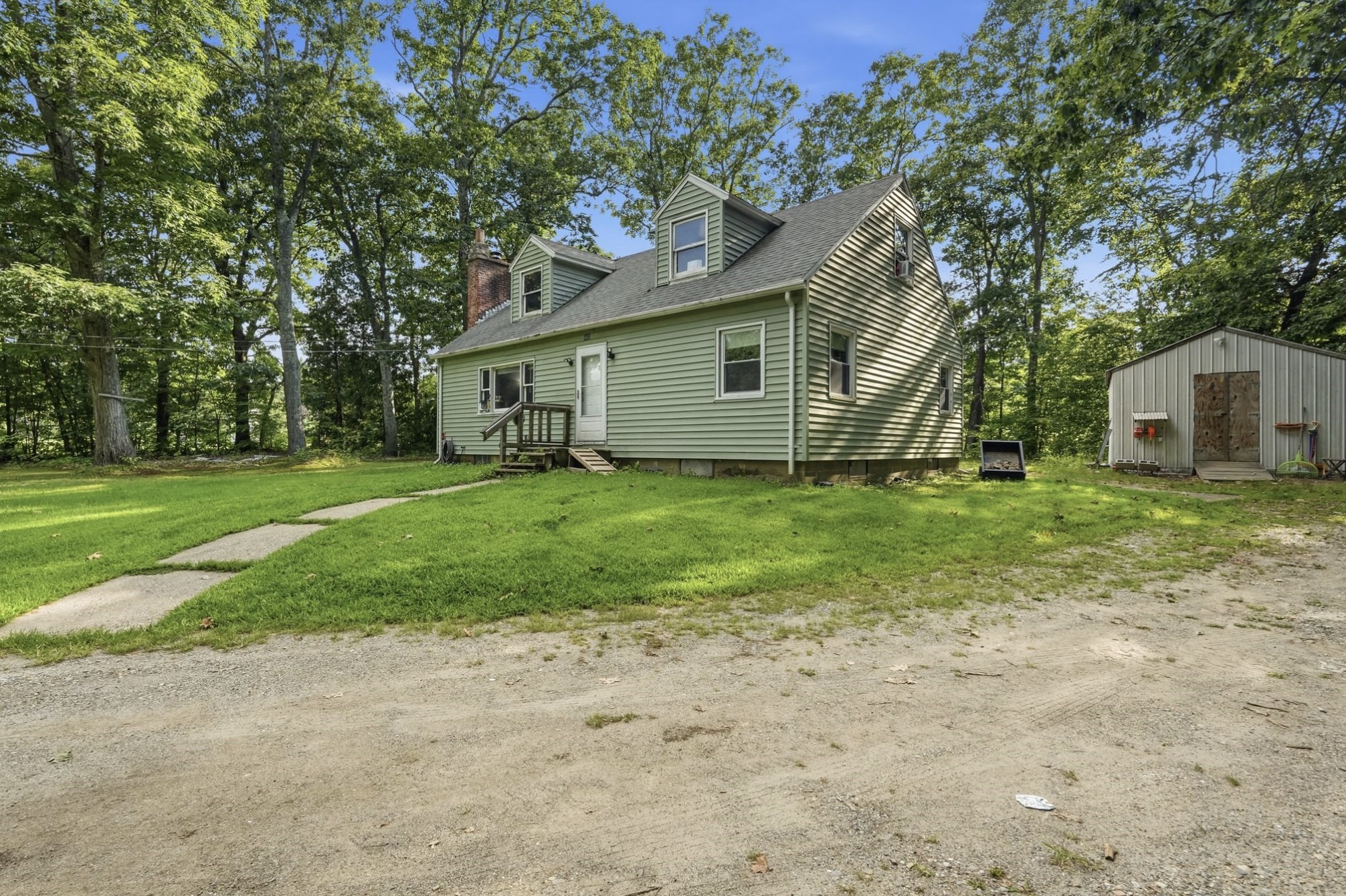 483 Federal St Property Photo 3