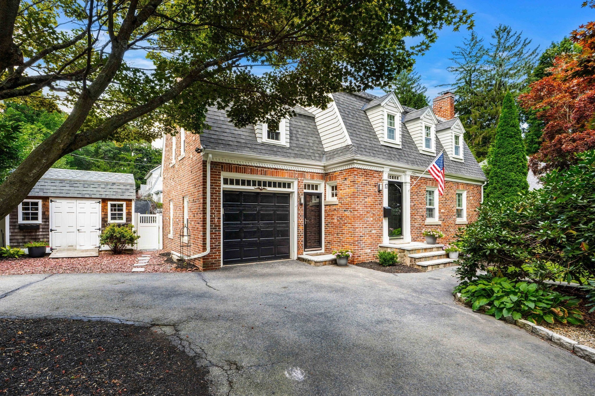 17 Lowell St Property Photo 2