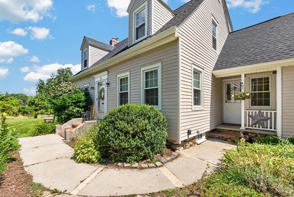 135 Worcester Road Property Photo 3