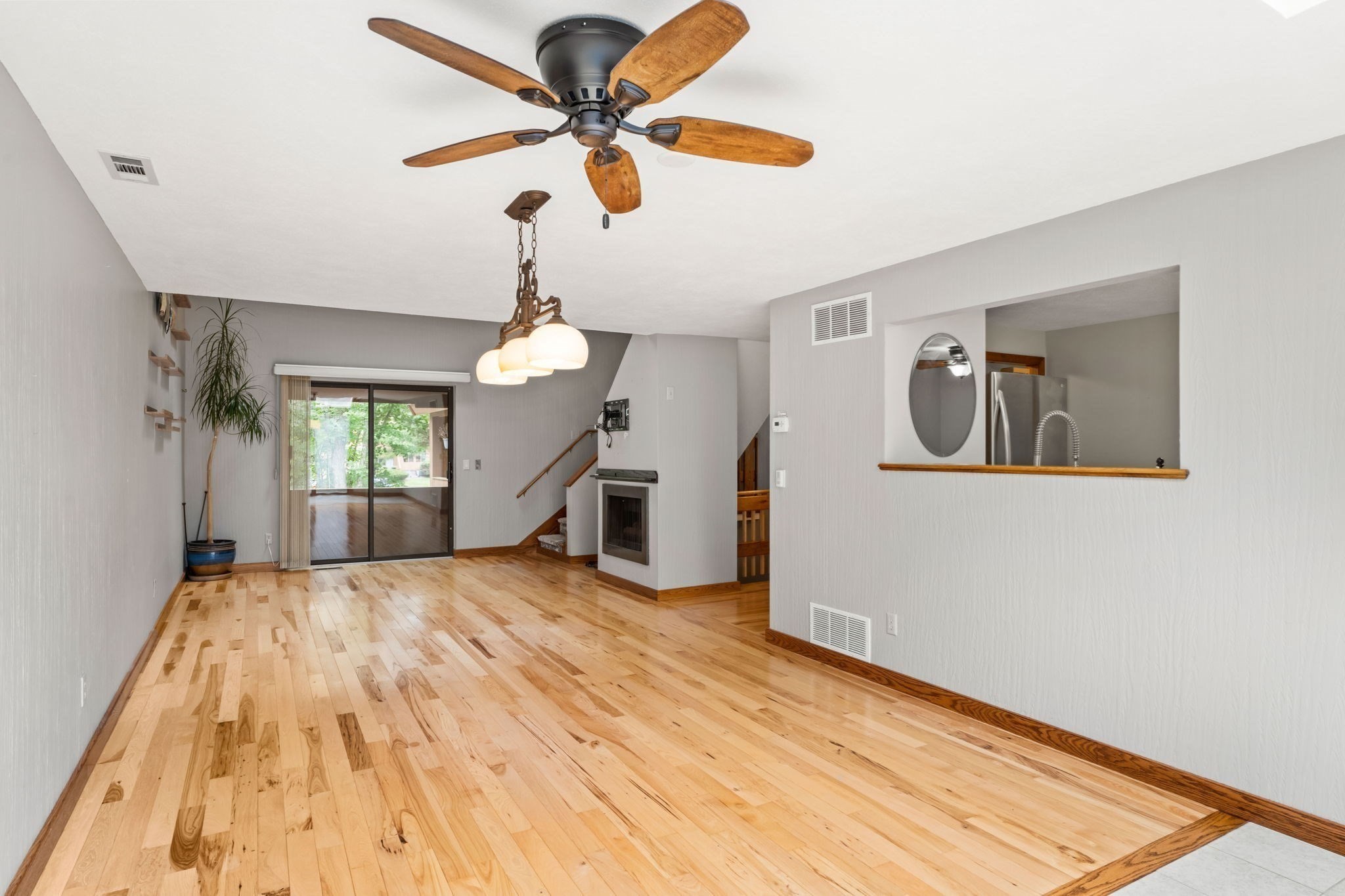 13 Eaton Ct # 13 Property Photo 9