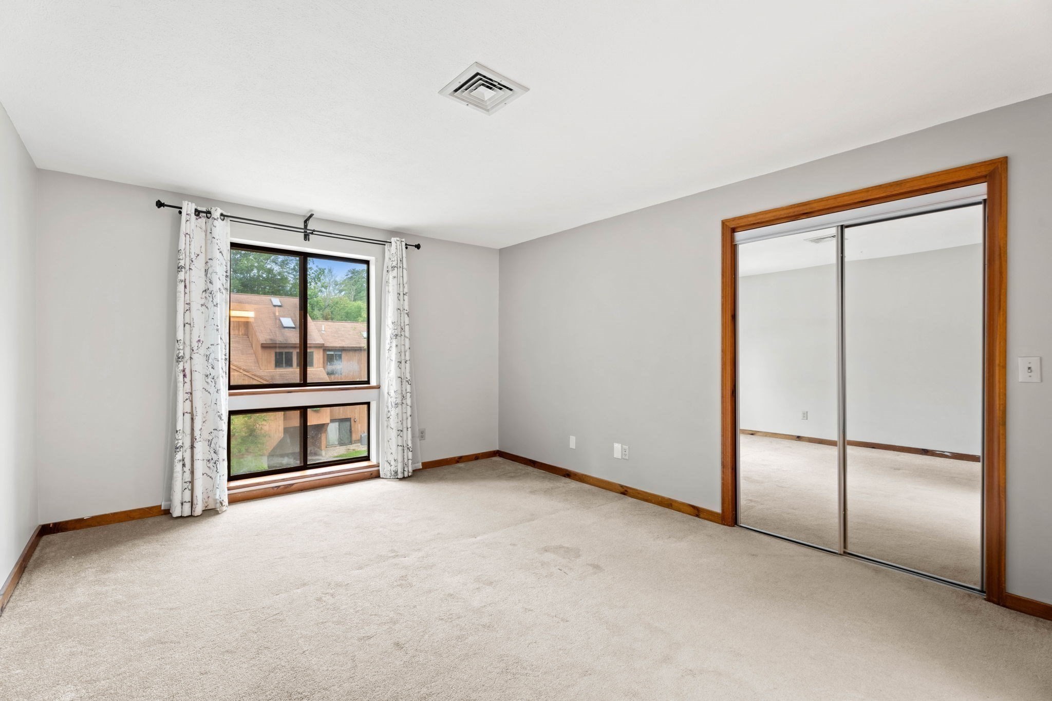 13 Eaton Ct # 13 Property Photo 17