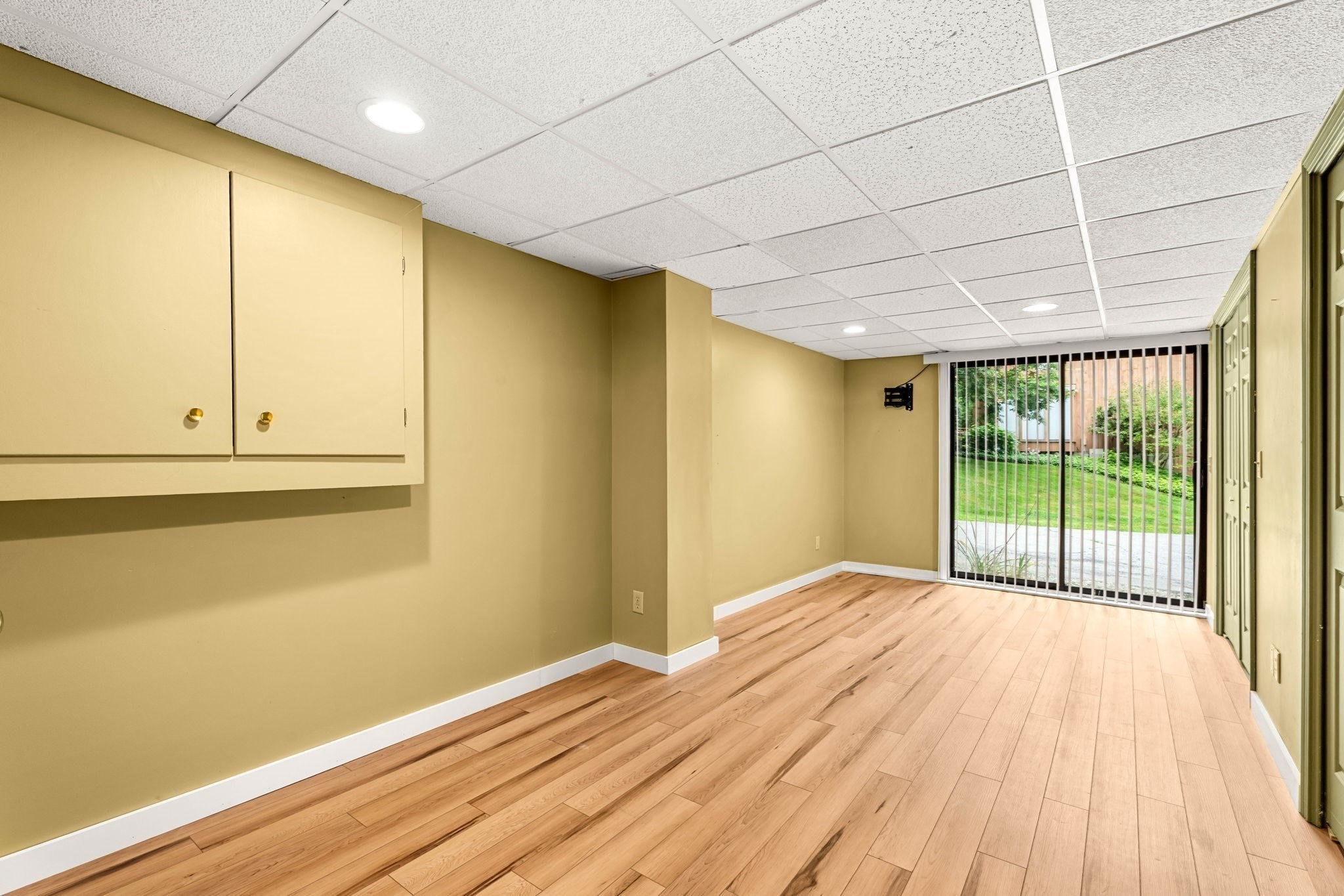 13 Eaton Ct # 13 Property Photo 24