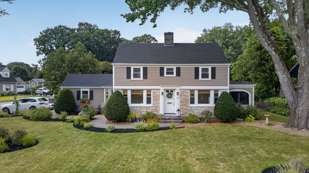 21 Ashland St Property Photo 1