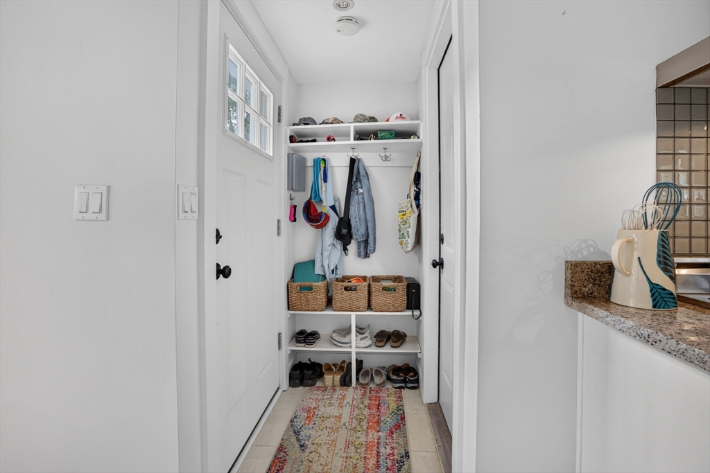 21 Ashland St Property Photo 10