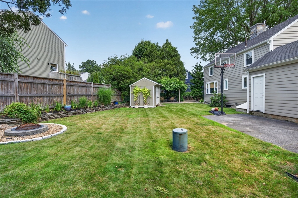 21 Ashland St Property Photo 26
