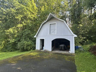 317 New Sherborn Rd Property Photo 4