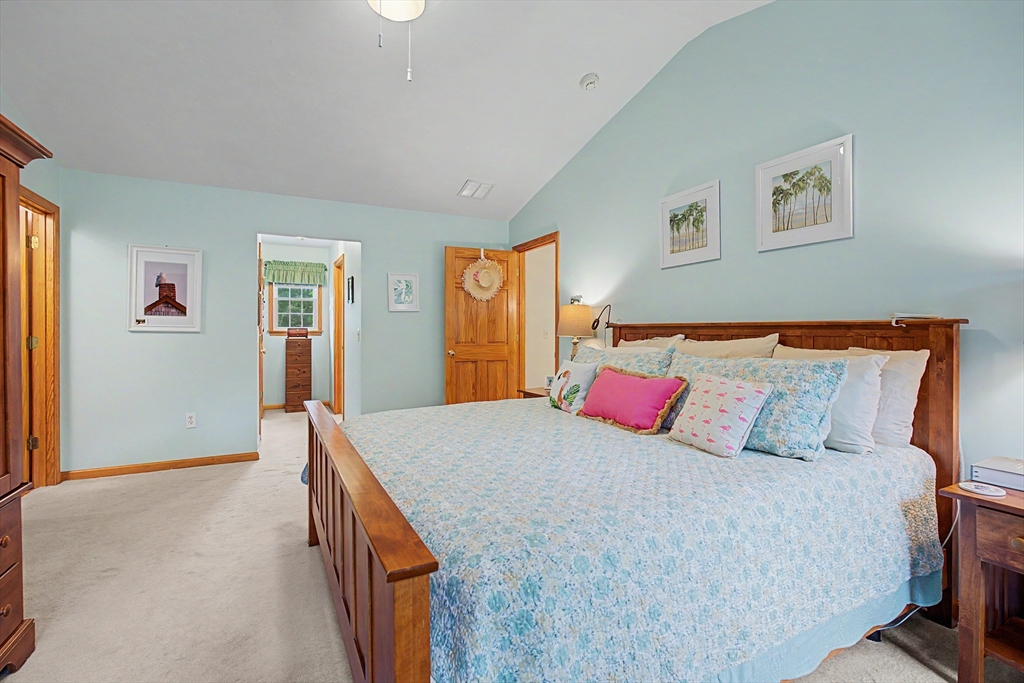 12 Gordon Ln Property Photo 17