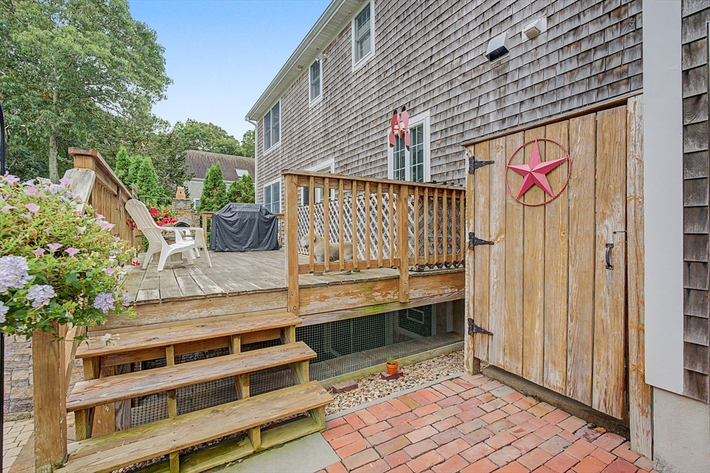 12 Gordon Ln Property Photo 37