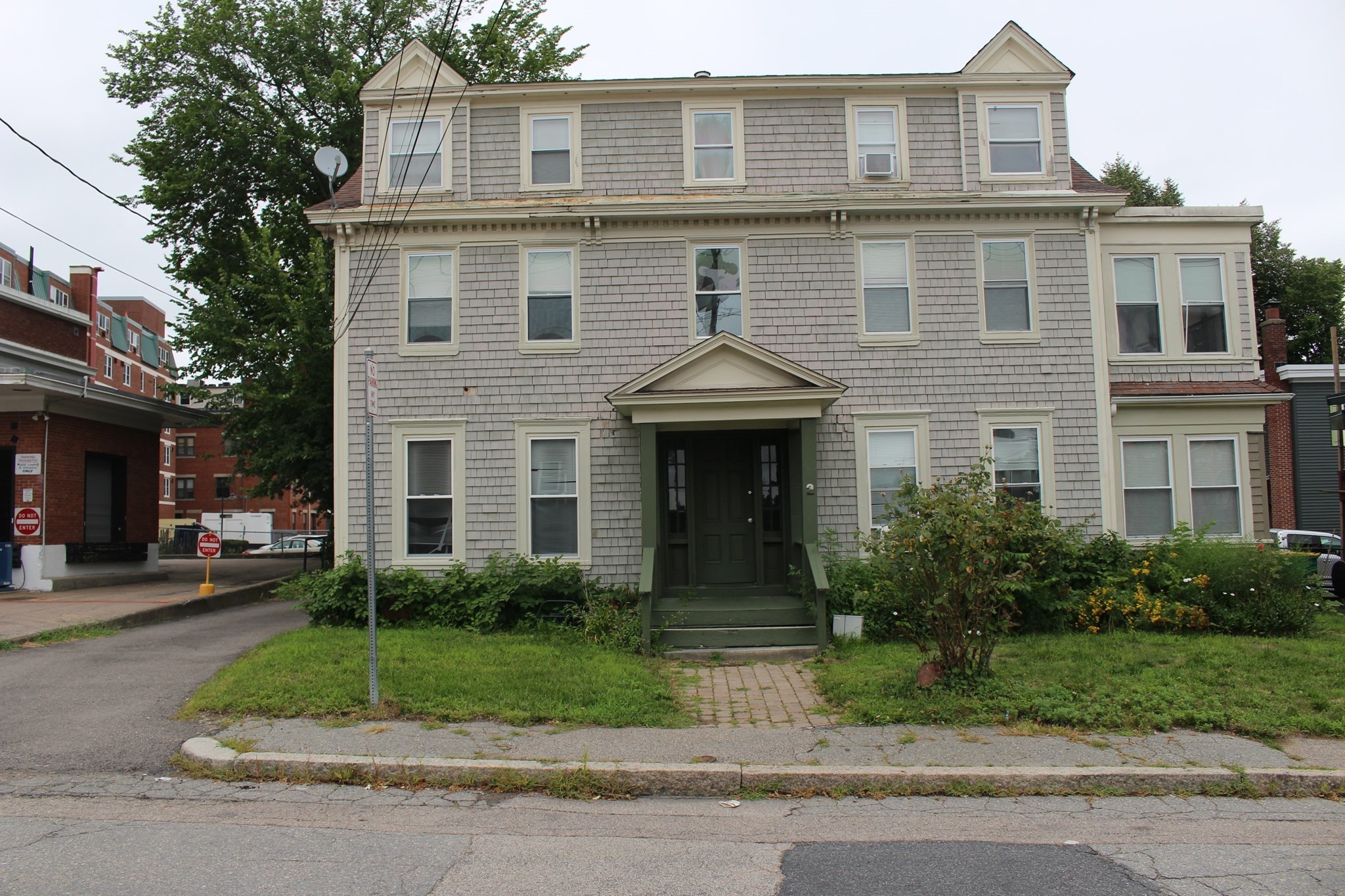 2 Bruce Ave # 2 Property Photo 2