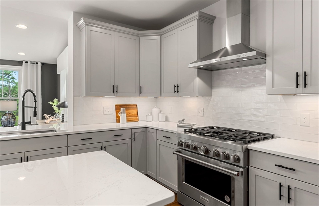 7 Germain Way # 14 Property Photo 6