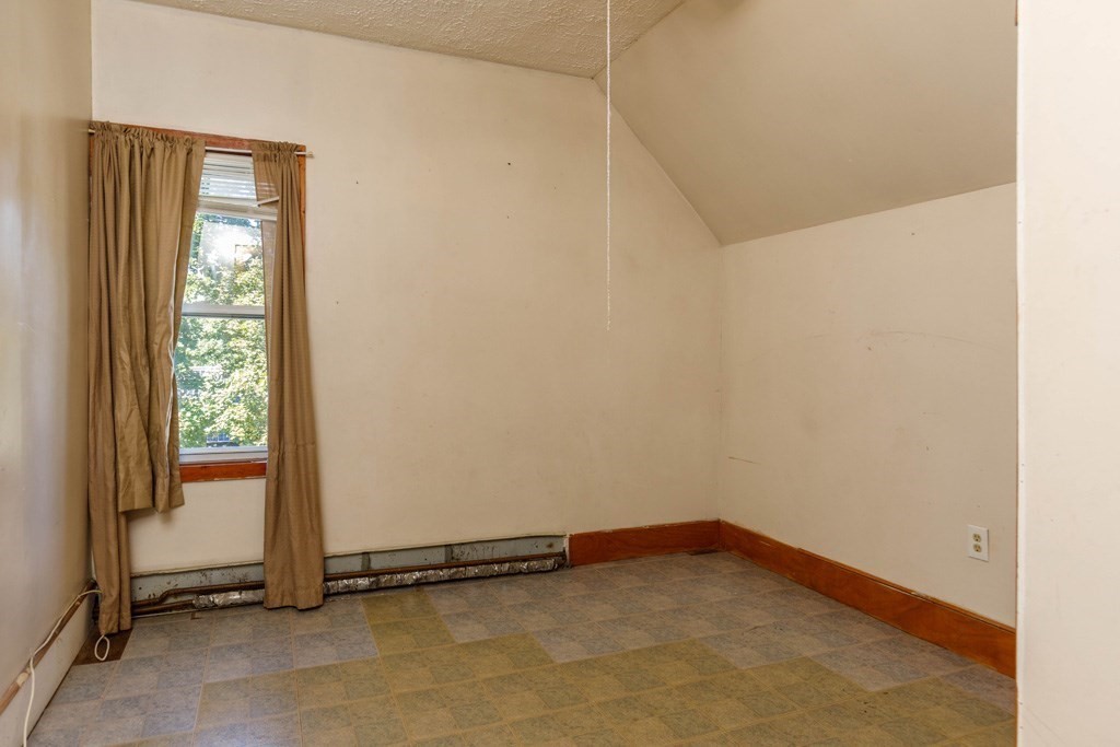 116 Marshall St Property Photo 10