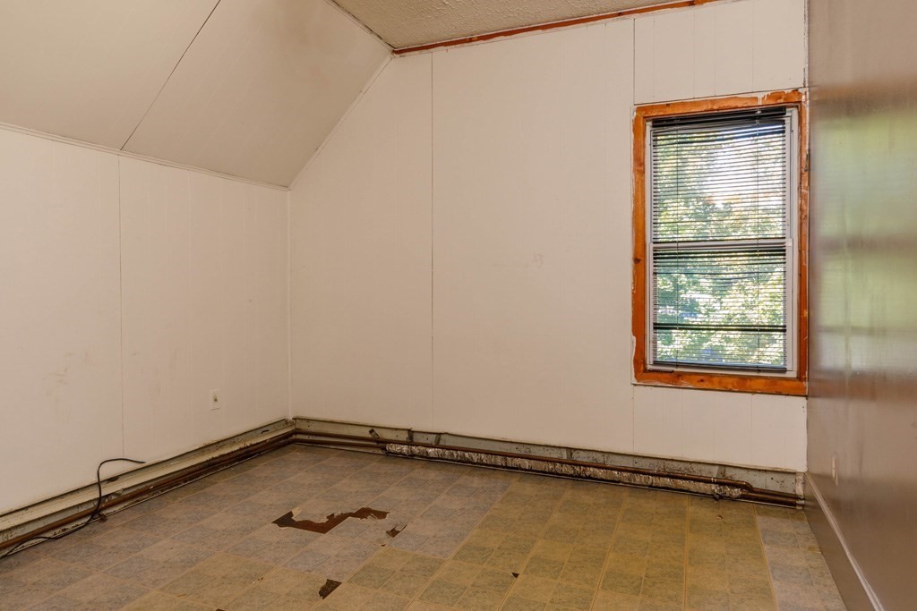 116 Marshall St Property Photo 11