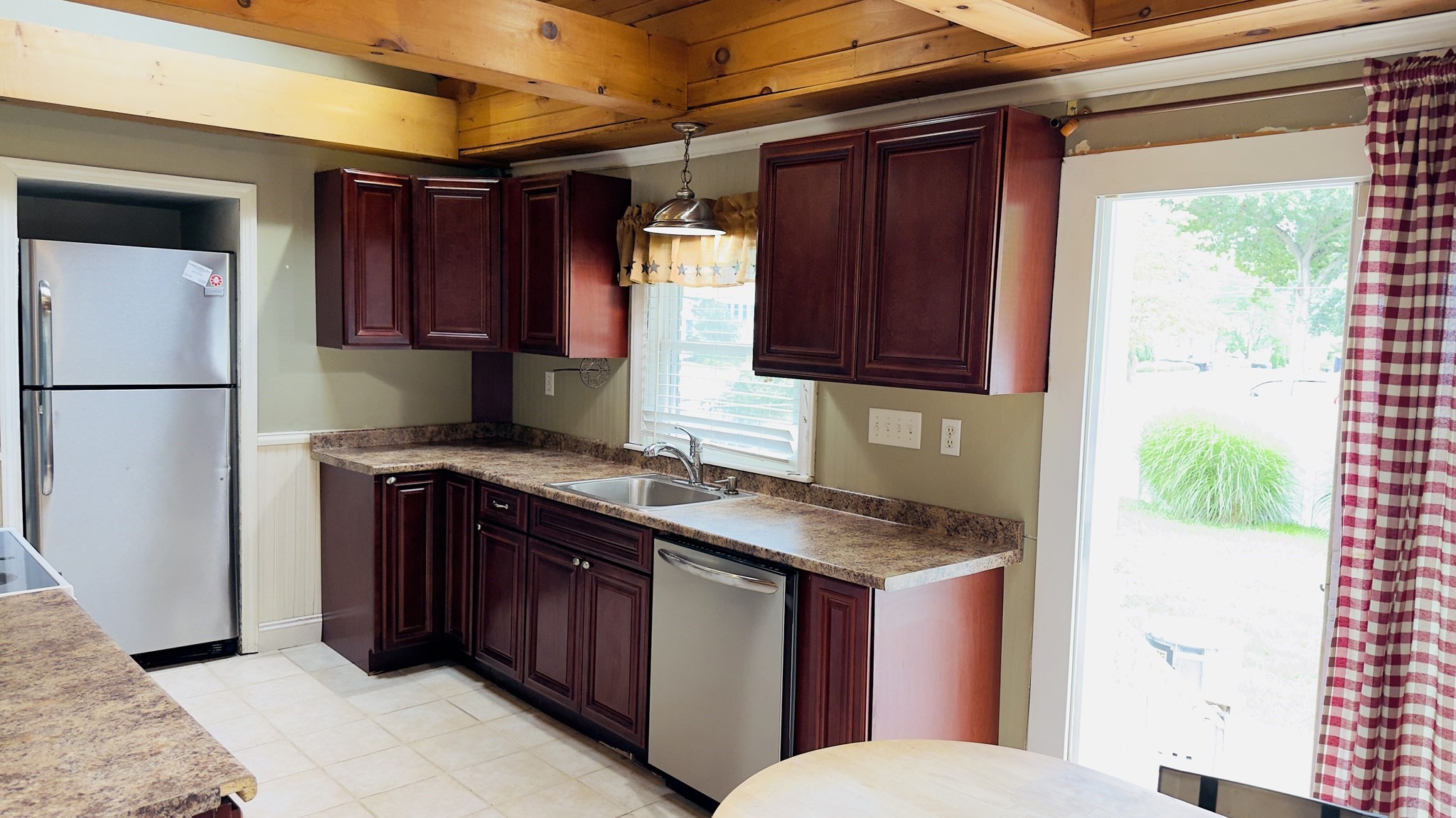 118 Woodard Ave Property Photo 8