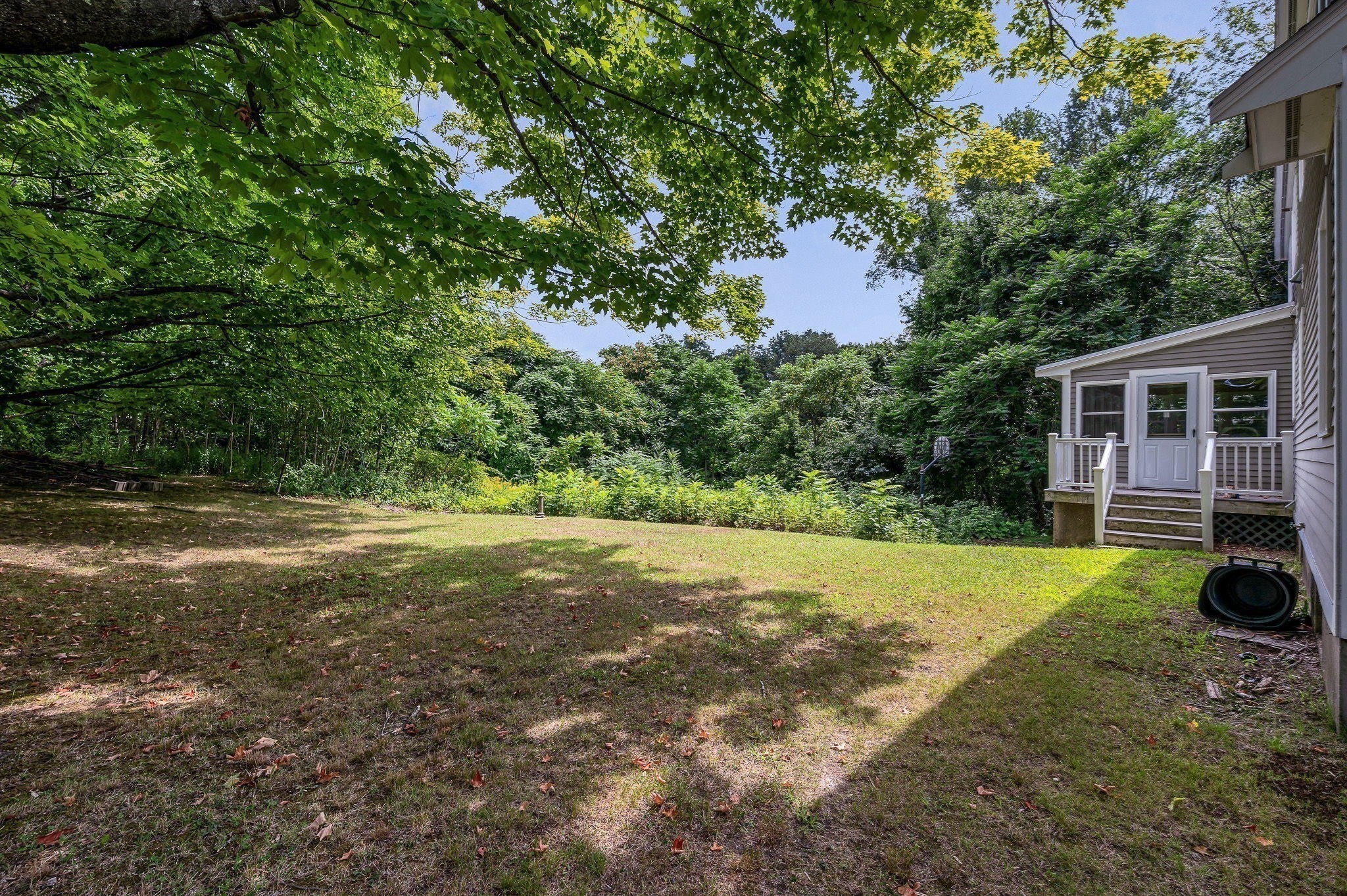 129 Forest St Property Photo 9