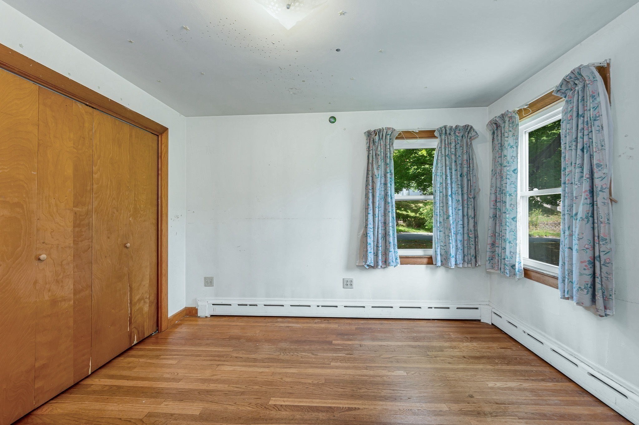 129 Forest St Property Photo 17