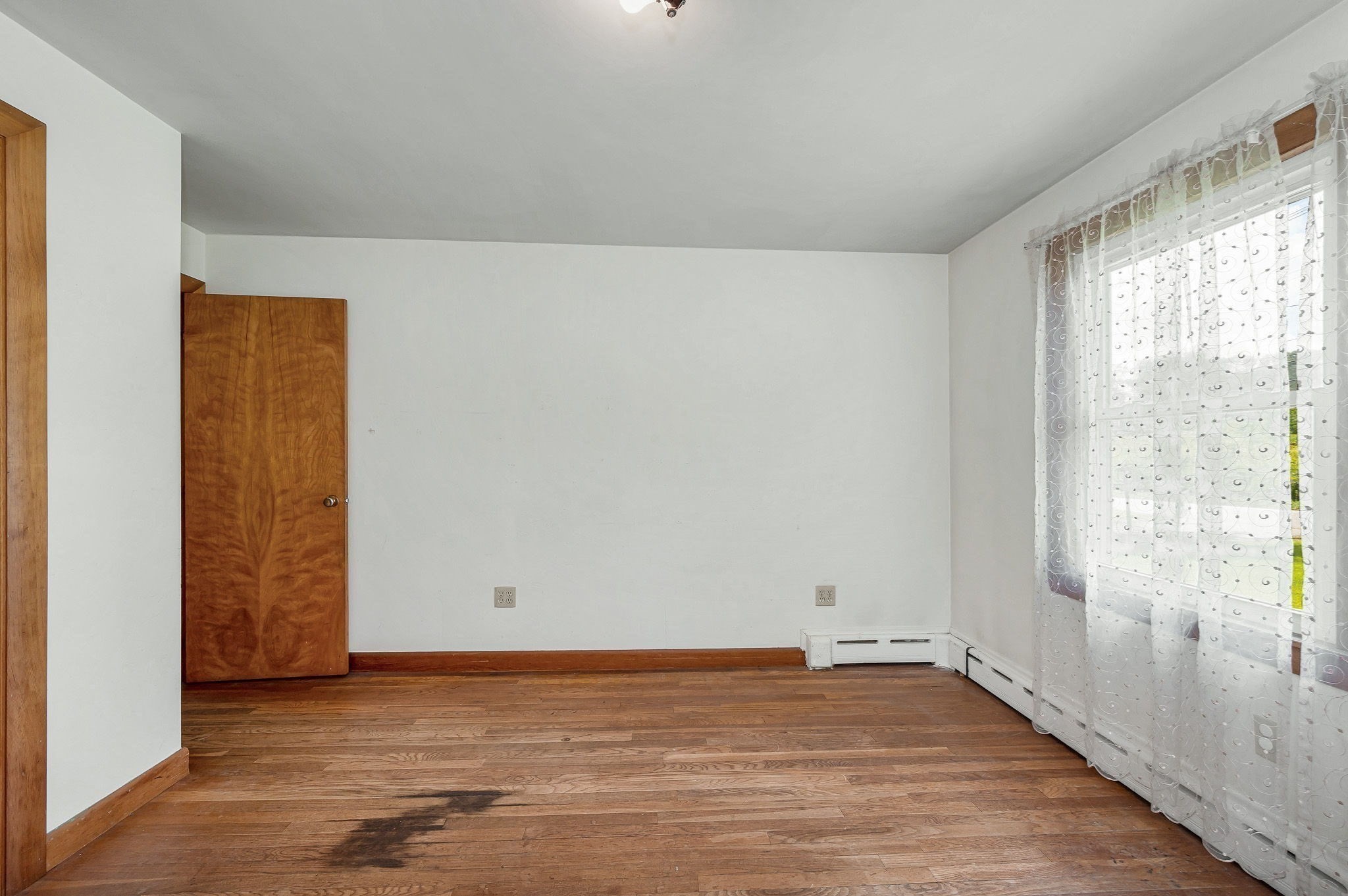 129 Forest St Property Photo 23
