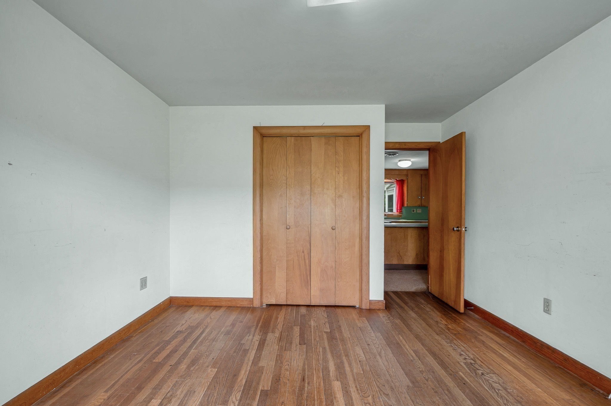 129 Forest St Property Photo 28
