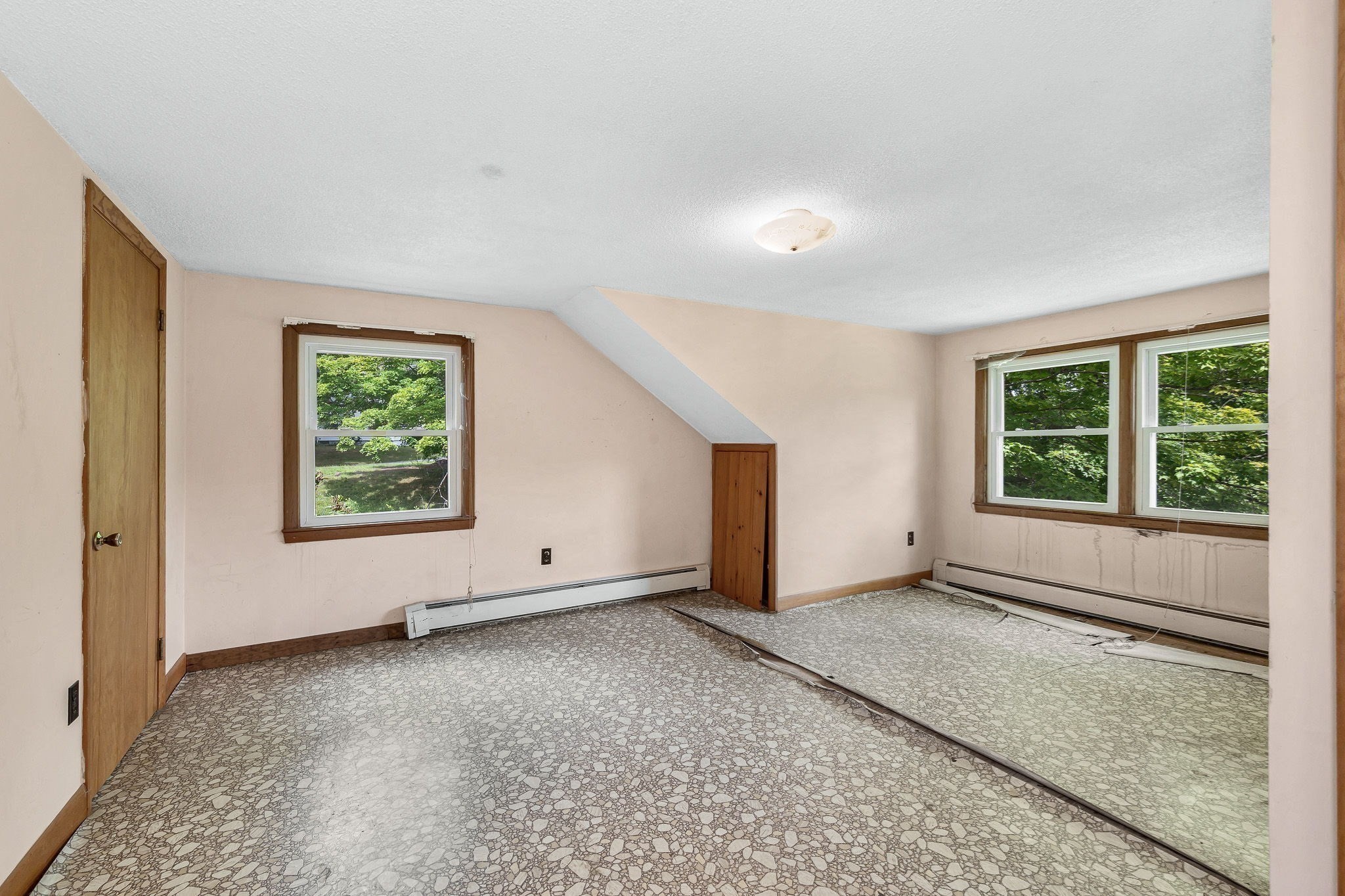 129 Forest St Property Photo 35
