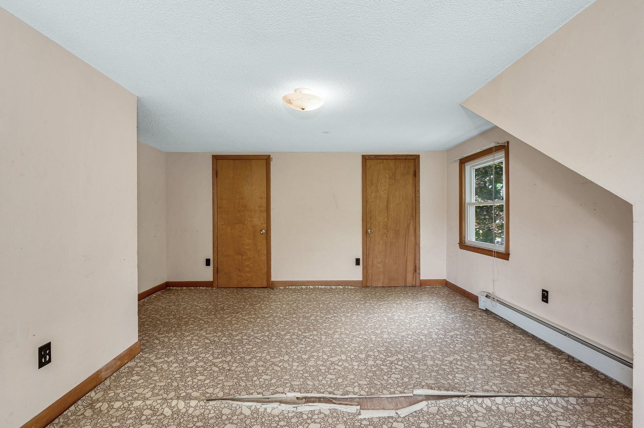 129 Forest St Property Photo 37