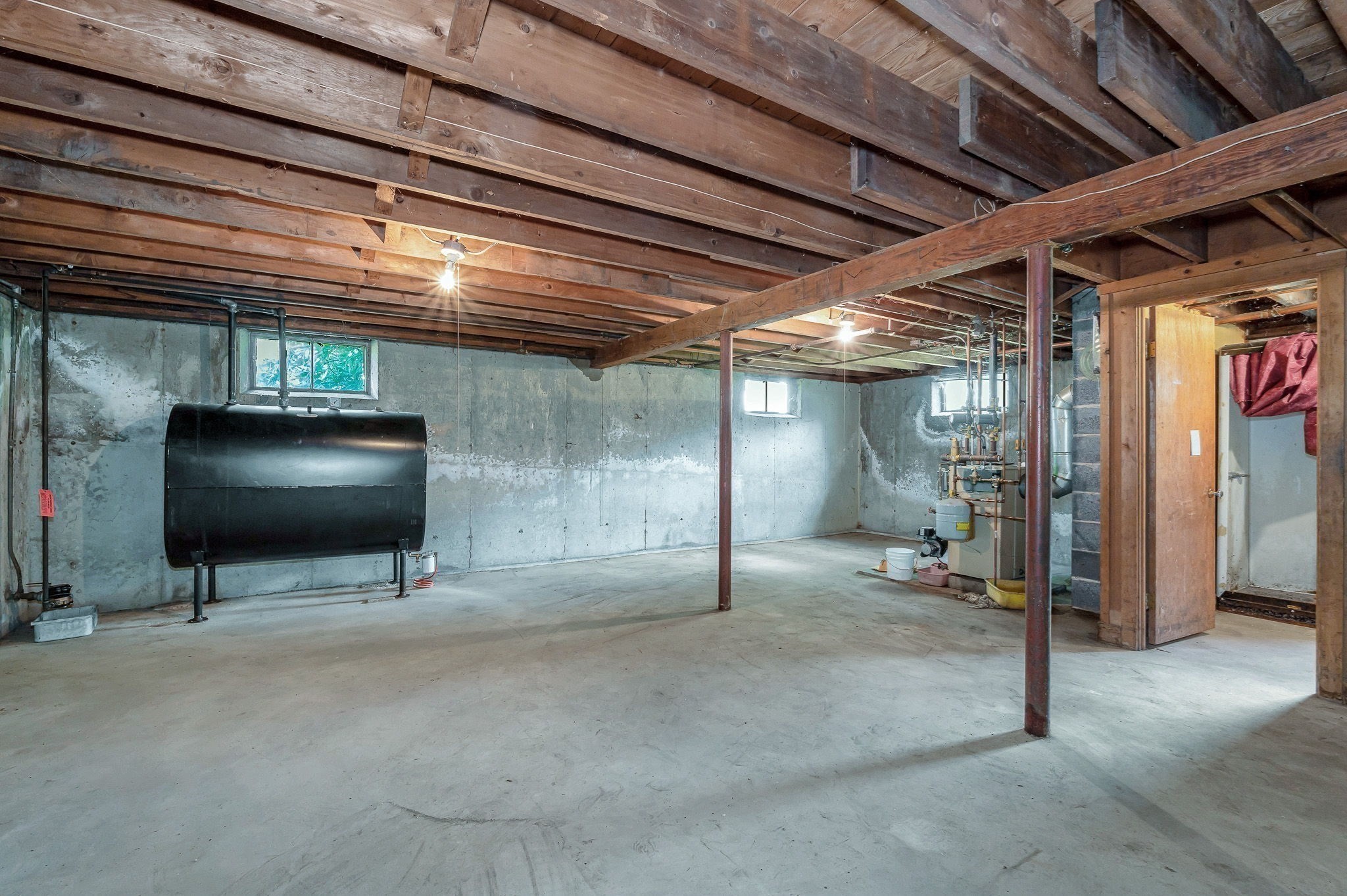 129 Forest St Property Photo 38
