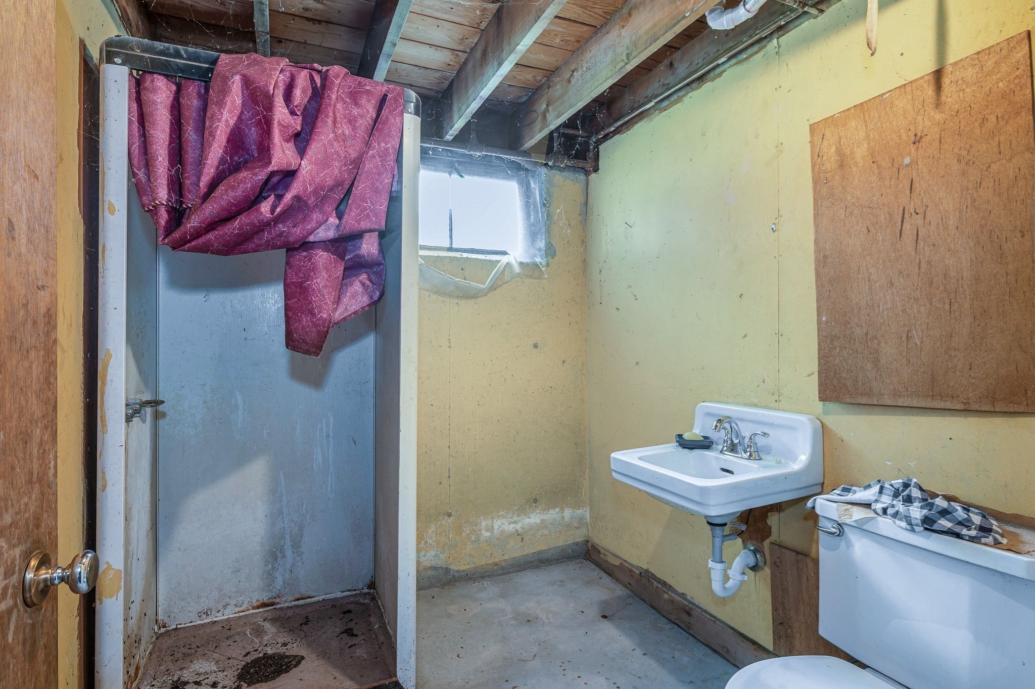129 Forest St Property Photo 39