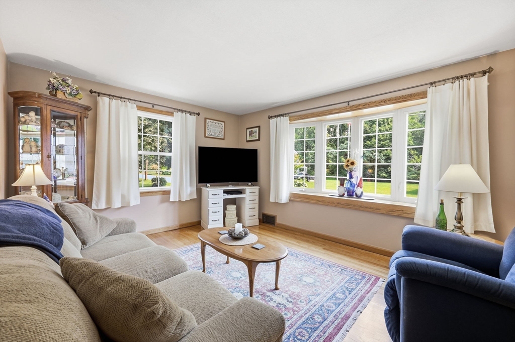 62 Clyde Avenue Property Photo 3