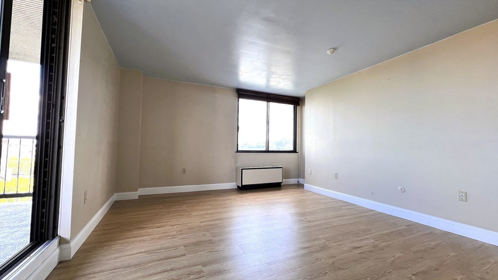 77 Adams St # 610 Property Photo 16