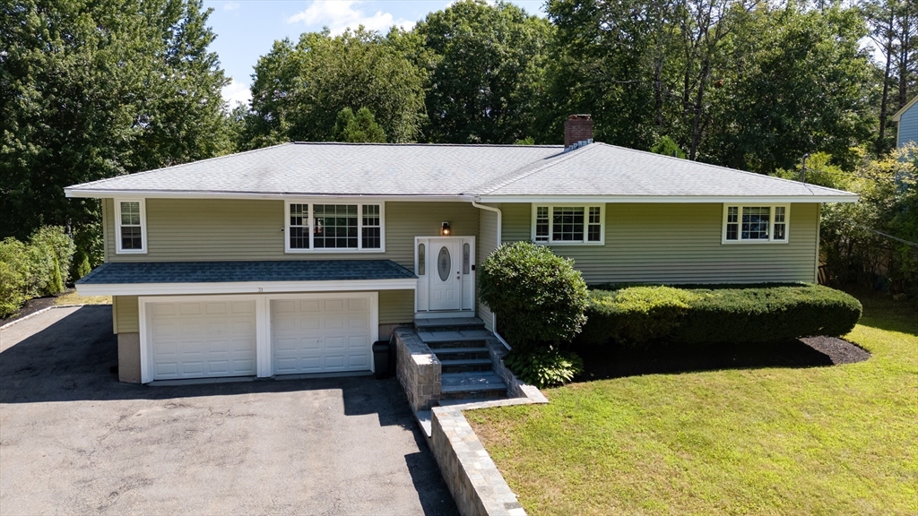 31 Lakeshore Dr