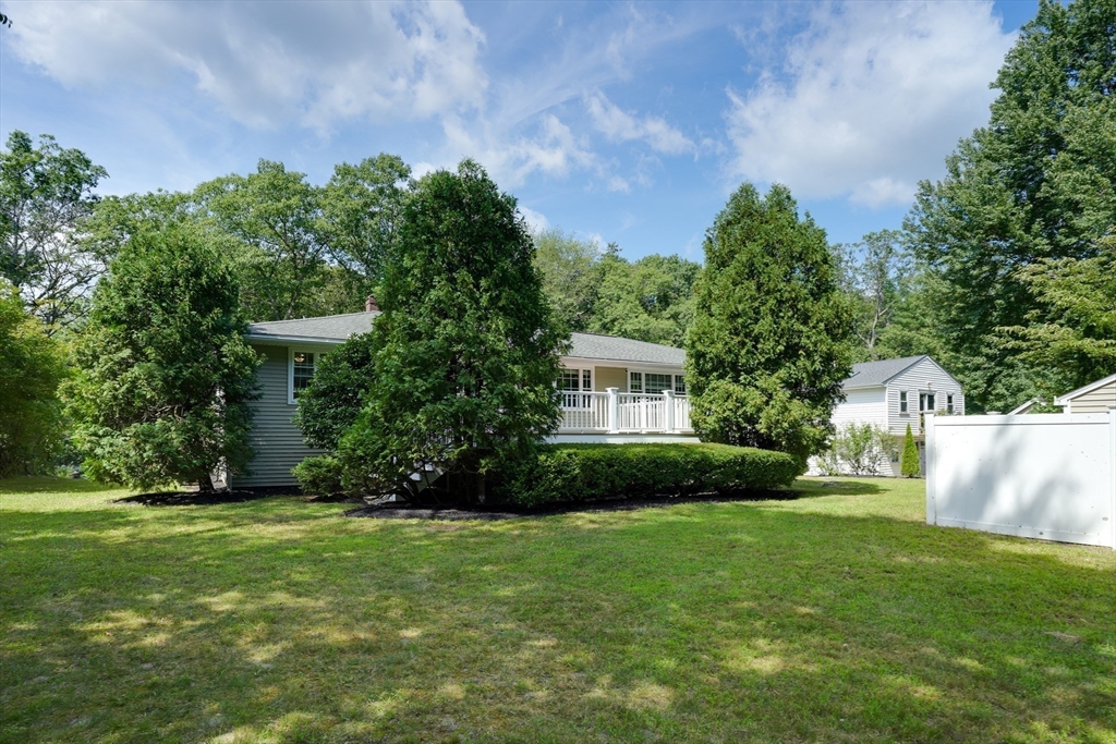 31 Lakeshore Dr Property Photo 8