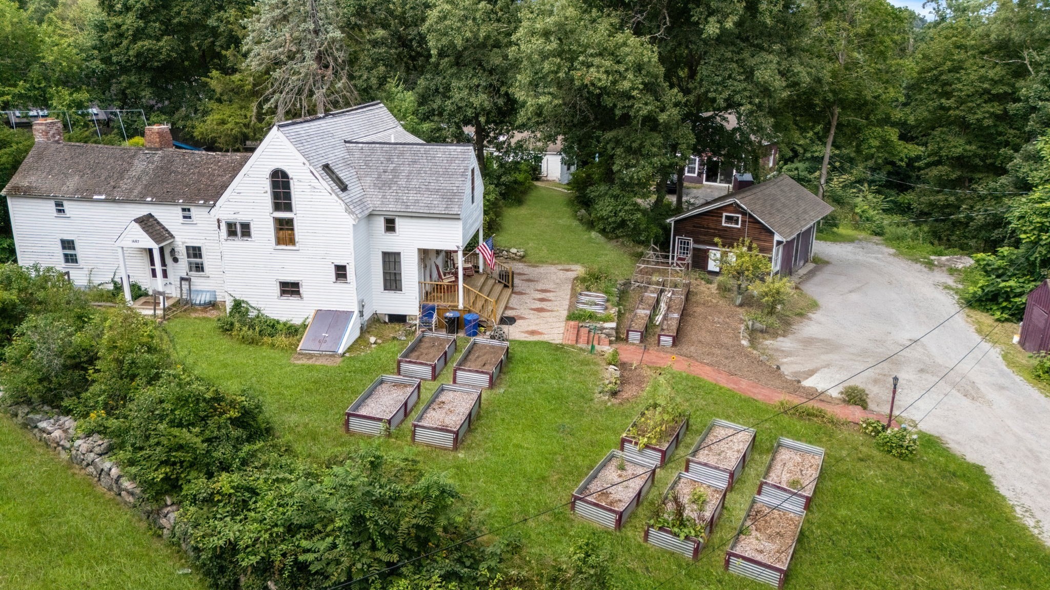 120 Summer St Property Photo 2