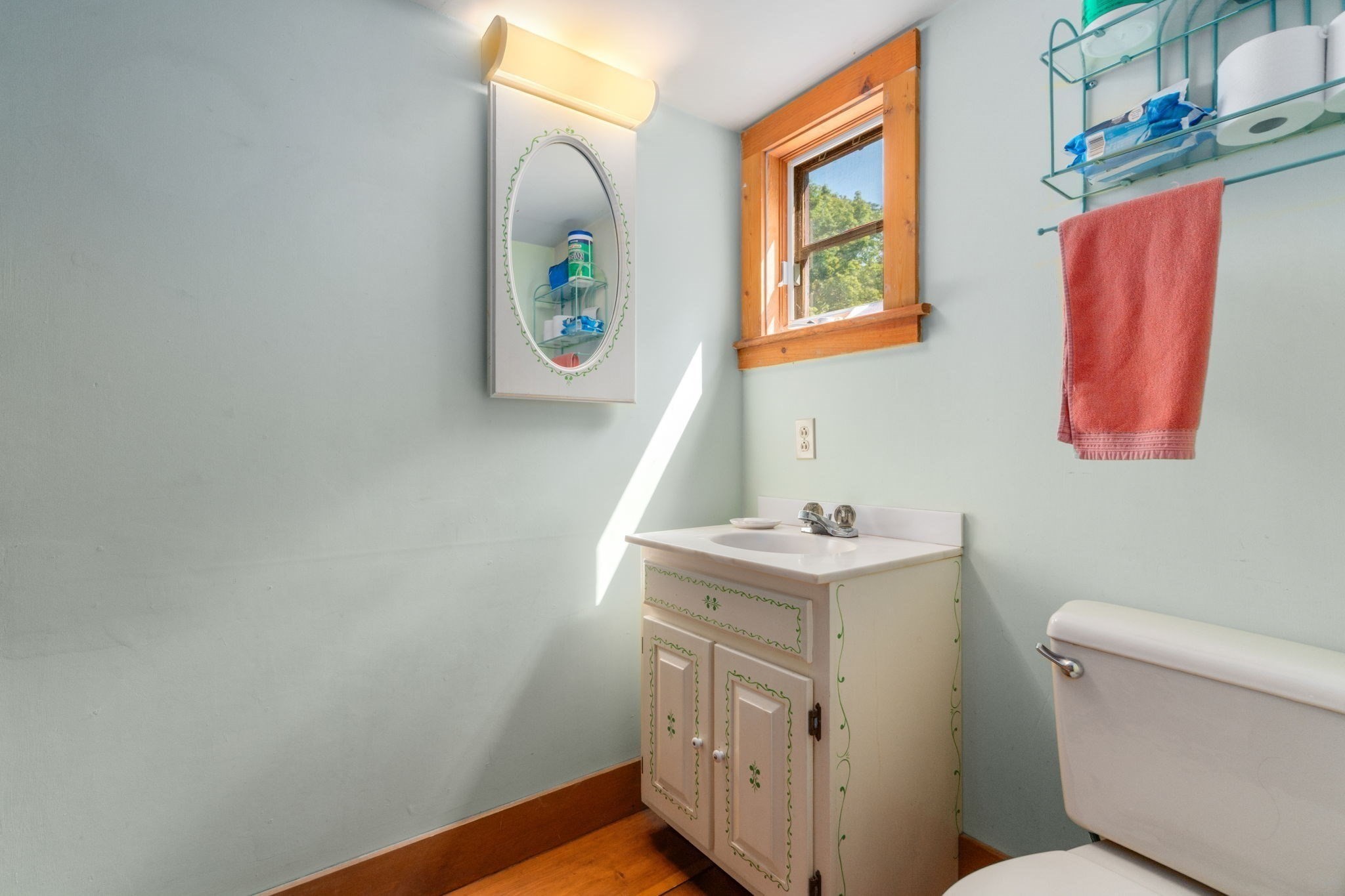 120 Summer St Property Photo 16