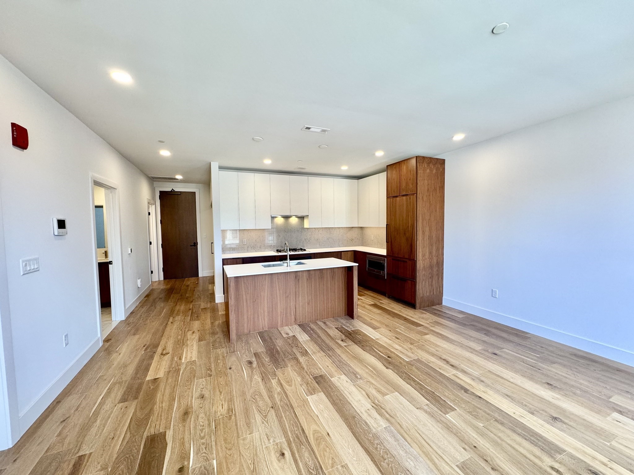 566 Columbus Ave # 406 Property Photo 1