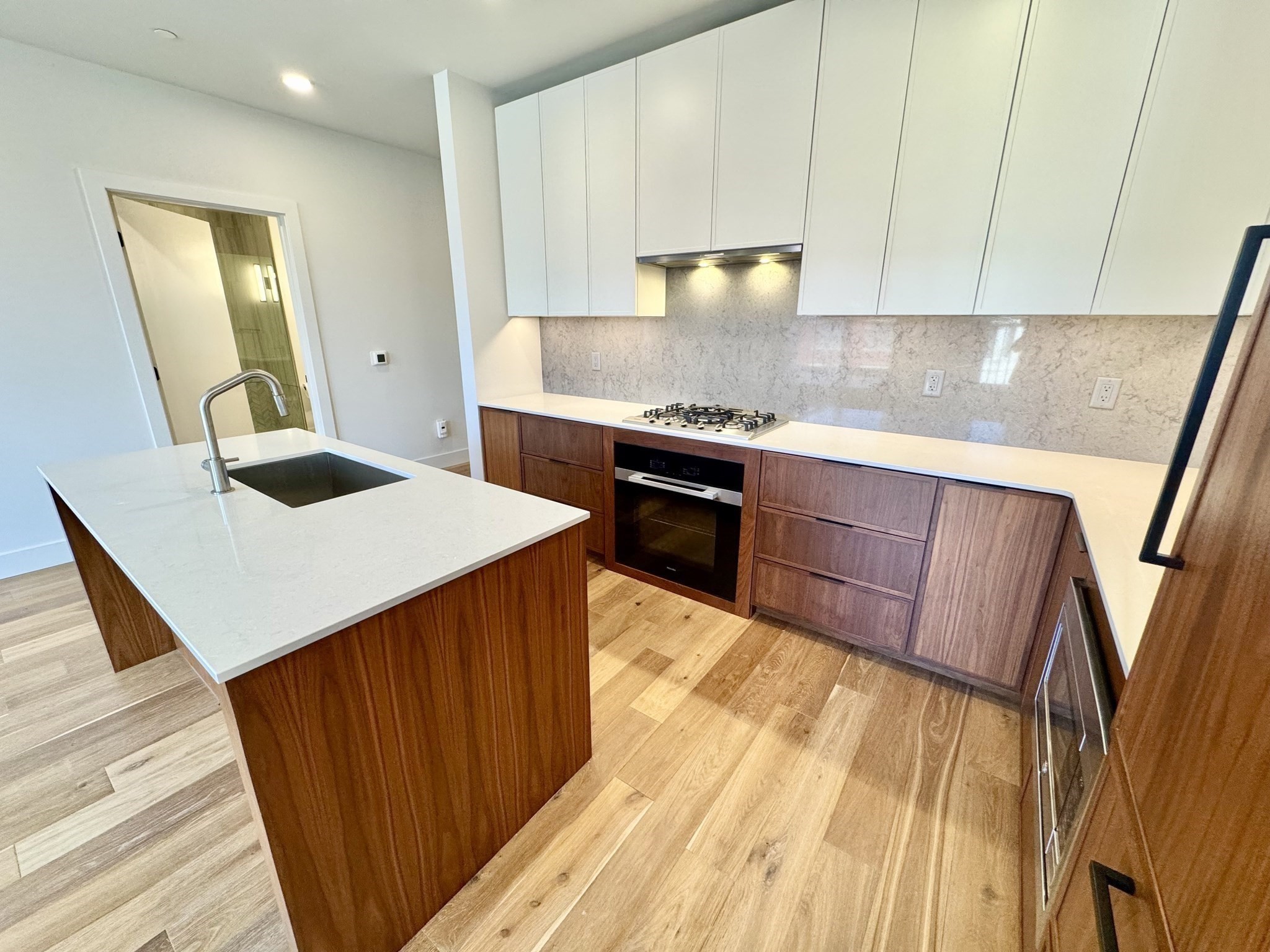 566 Columbus Ave # 406 Property Photo 11
