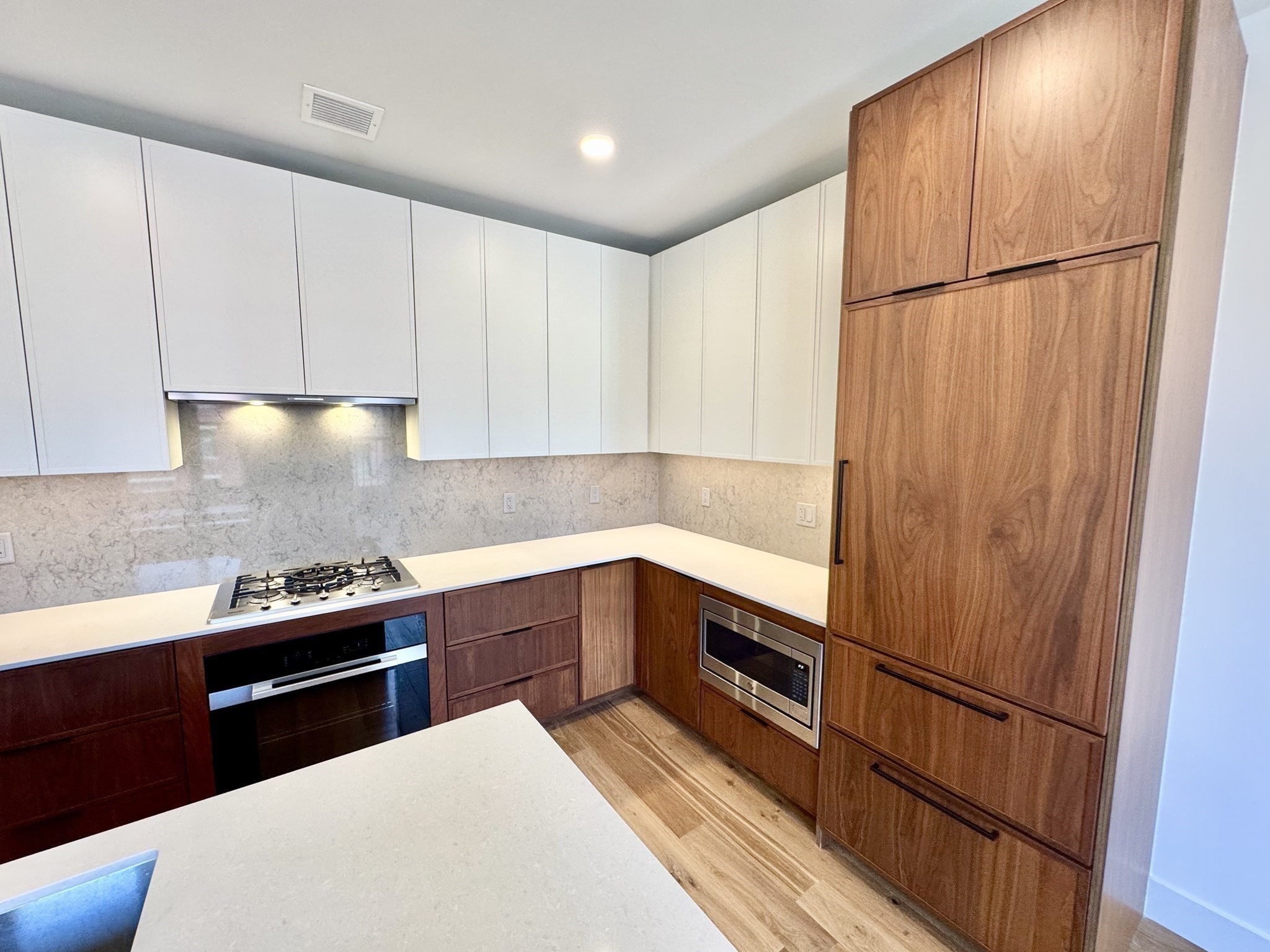 566 Columbus Ave # 406 Property Photo 13
