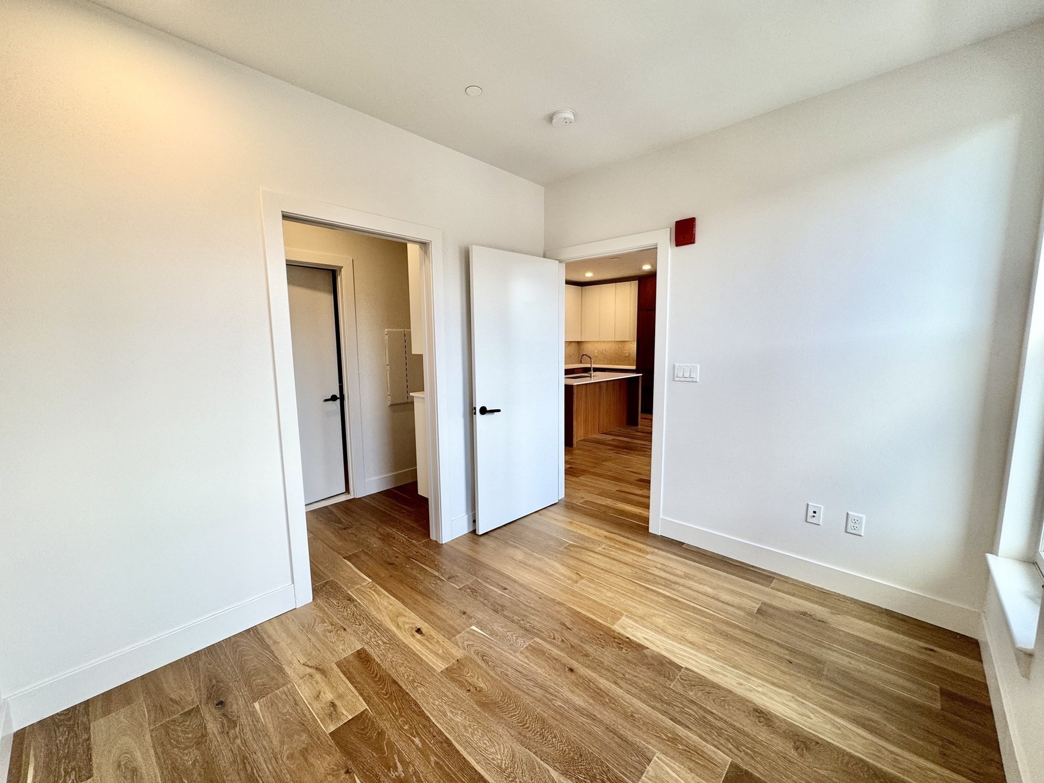 566 Columbus Ave # 406 Property Photo 18