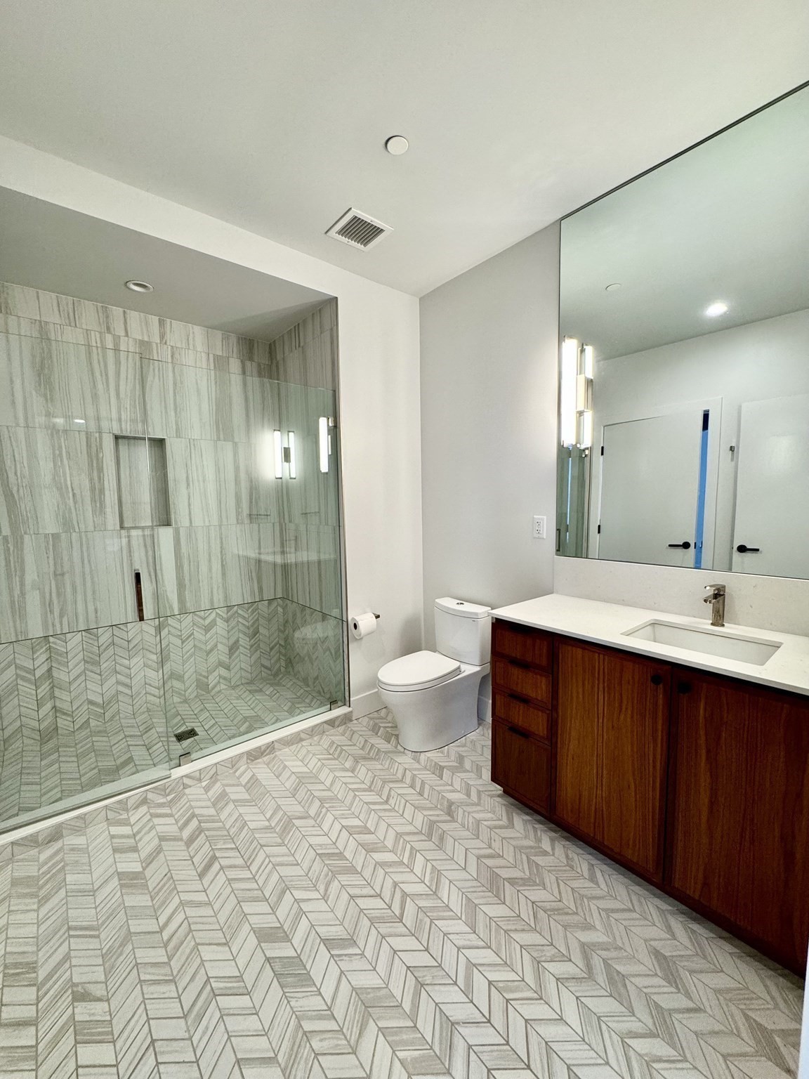 566 Columbus Ave # 406 Property Photo 23