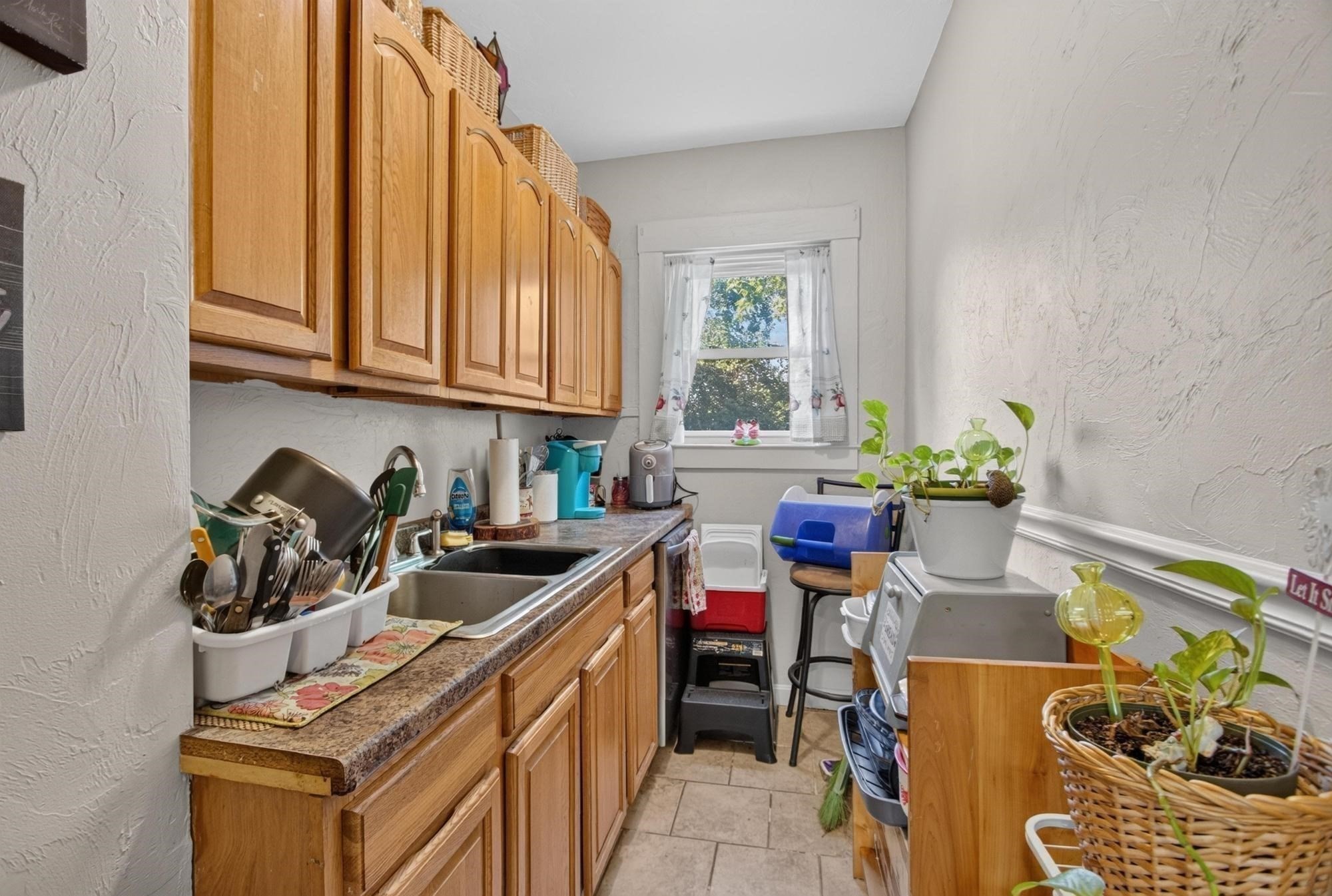 55 Elmwood Ave Property Photo 6