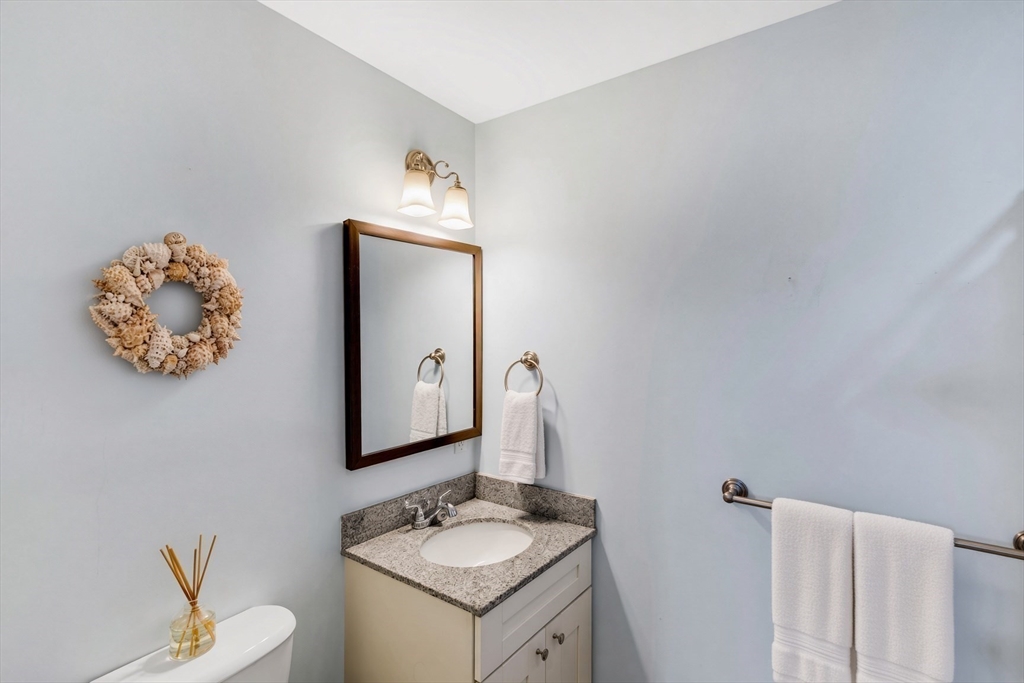 123-125 Water St # 123 Property Photo 18