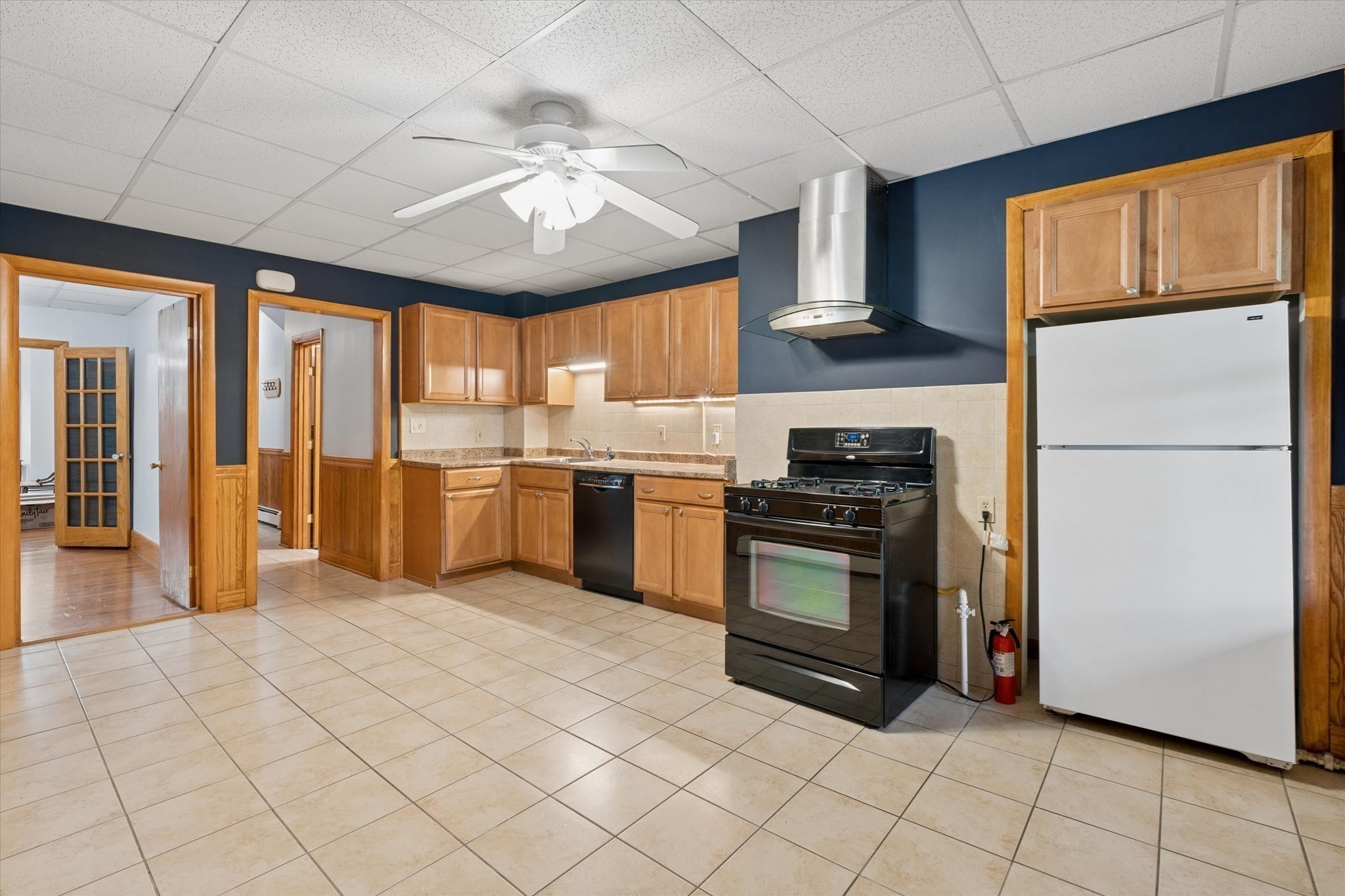 227 Chelsea St Property Photo 6