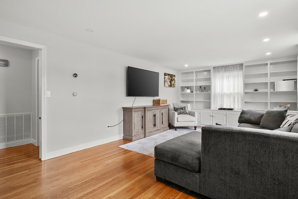 104 Martin Ave Property Photo 12