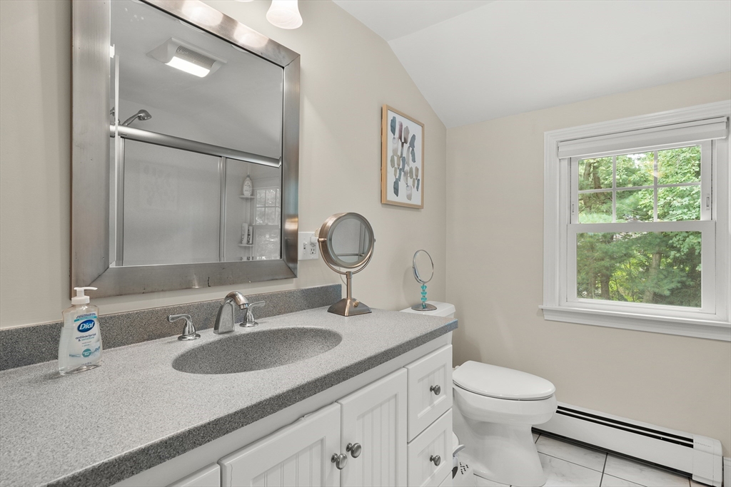 104 Martin Ave Property Photo 14