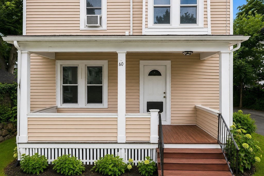 60 Newton St Property Photo 3