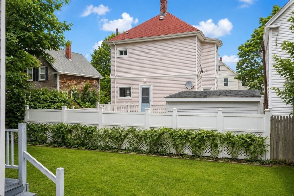 60 Newton St Property Photo 8