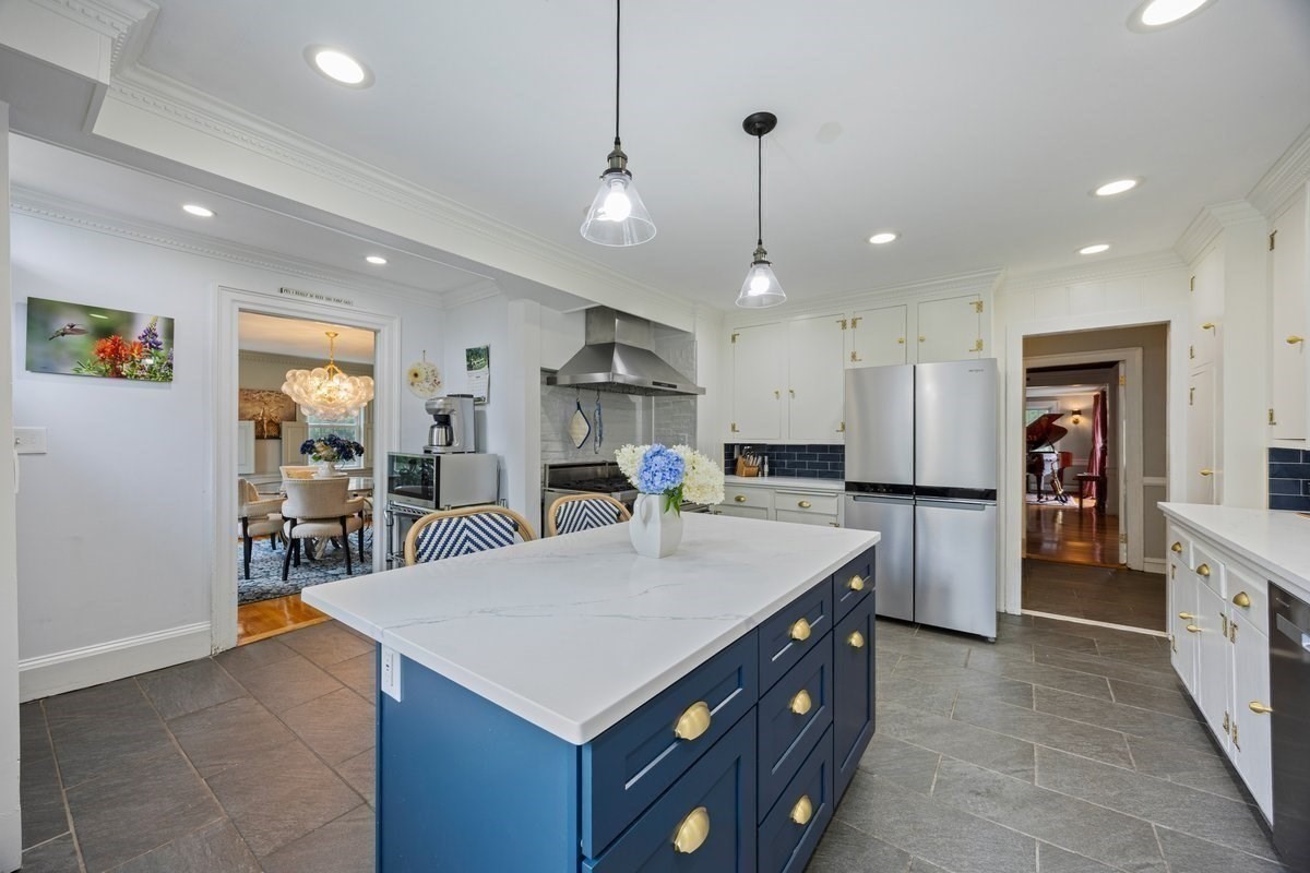 166 Salem Street Property Photo 6