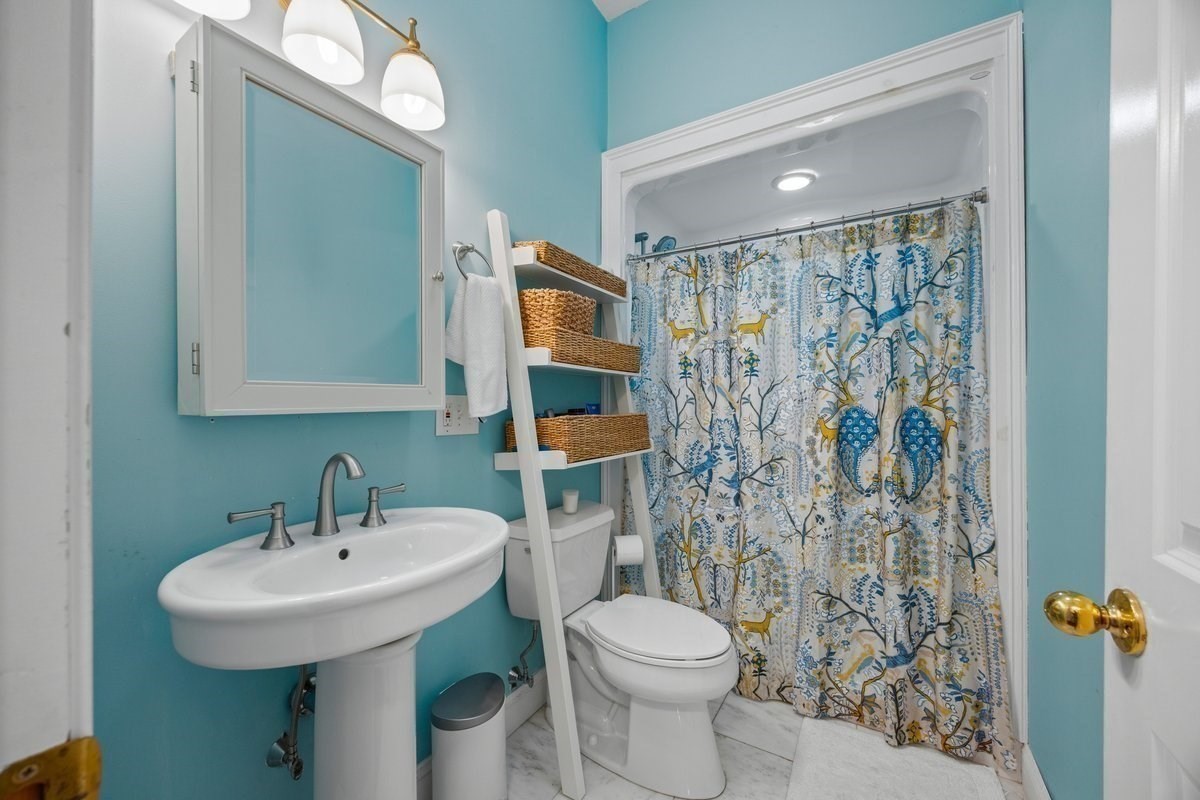 166 Salem Street Property Photo 28