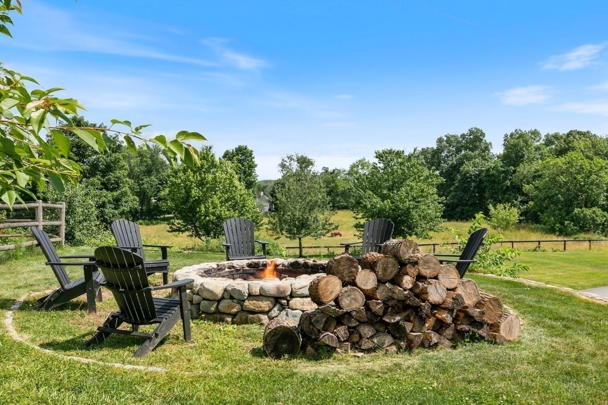 166 Salem Street Property Photo 42