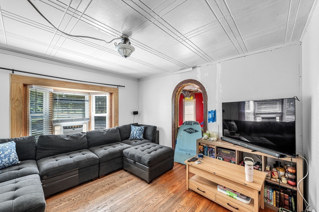 112 Hampshire St Property Photo 12