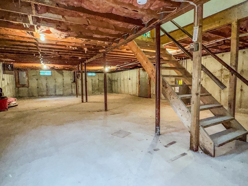 191 Old State Road Property Photo 24