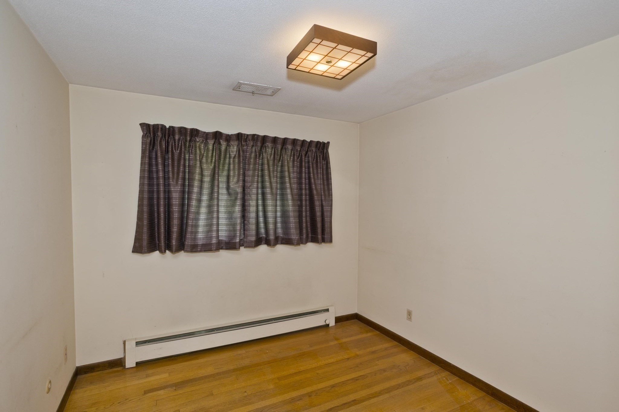 233 Lathrop St Property Photo 21