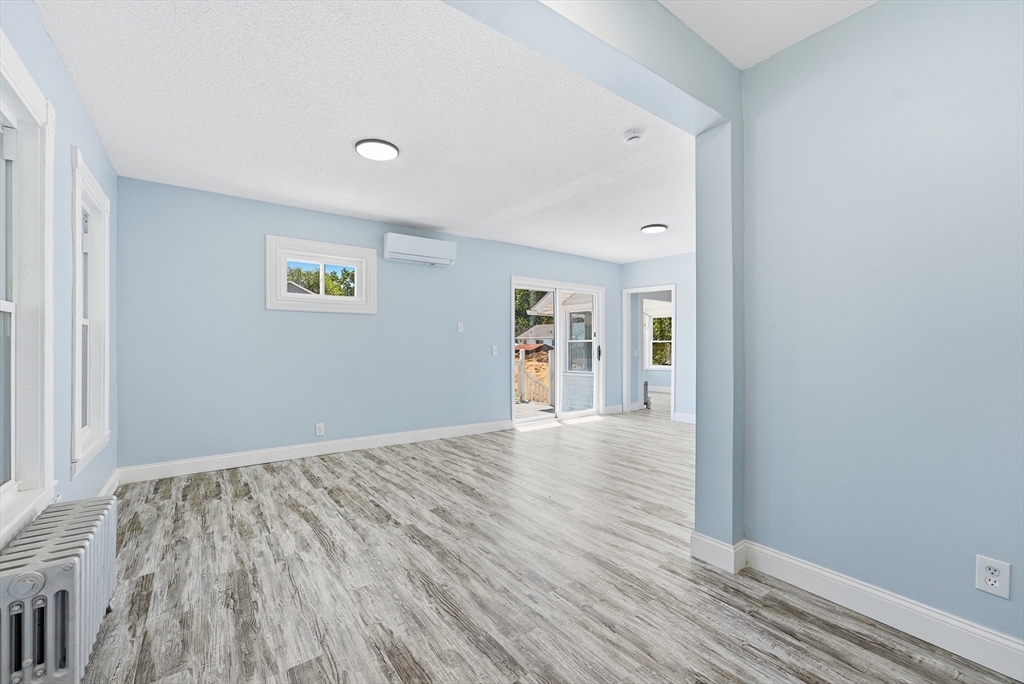 60 Barrison St Property Photo 6